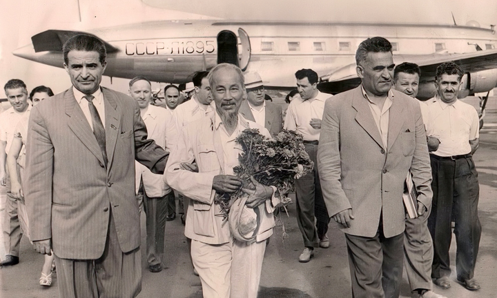 Bức ảnh quý hiếm mới về Chủ tịch Hồ Chí Minh được Armenia lần đầu công bố