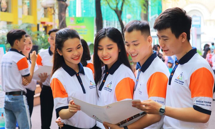 Yêu thích ngành hướng dẫn viên du lịch, thí sinh nên học trường nào?