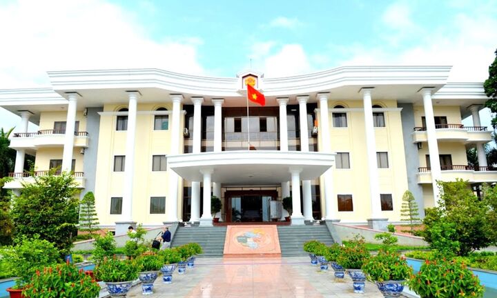 Khánh Hòa: Lạm quyền, một cựu phó chủ tịch phường bị bắt 