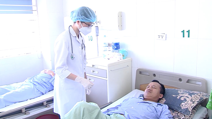 Tự ý truyền dịch khi mắc sốt xuất huyết, nhiều người nhập viện cấp cứu