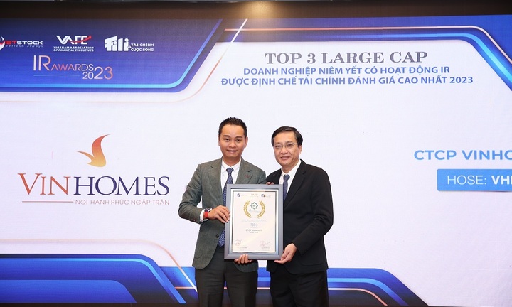 Vinhomes được vinh danh DN niêm yết hoạt động quan hệ nhà đầu tư tốt nhất 2023