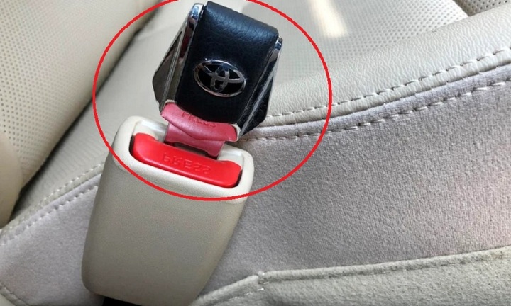 Có nên sử dụng chốt cắm thay thế dây đai an toàn?