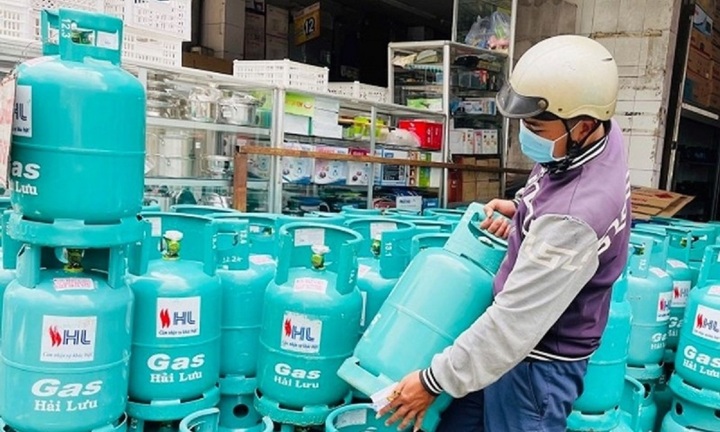 Giá xăng, gas, thực phẩm tăng cao, người dân, doanh nghiệp oằn mình chống chịu 