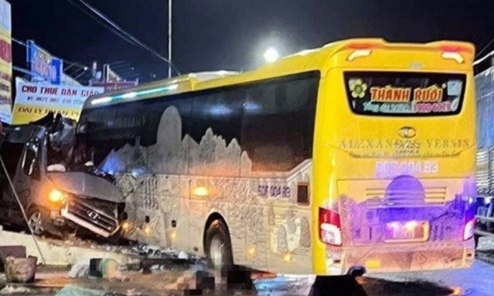 Xe khách tông ô tô 16 chỗ ở Đồng Nai: Thêm một nạn nhân tử vong