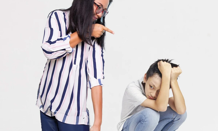 Bị thầy giáo bắt thụt dầu 200 cái, nam sinh nguy kịch