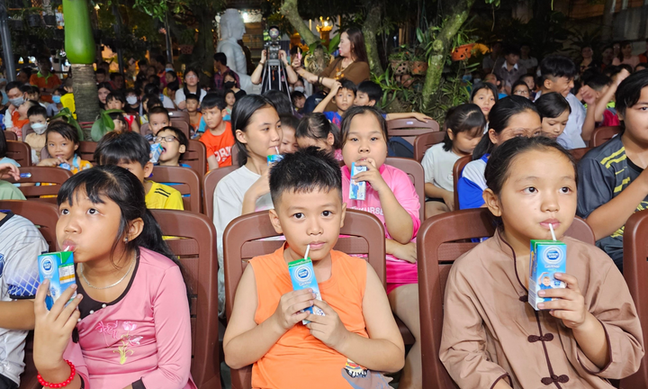 60.000 hộp sữa yêu thương làm ấm lòng trẻ em Bình Dương mùa Trung thu