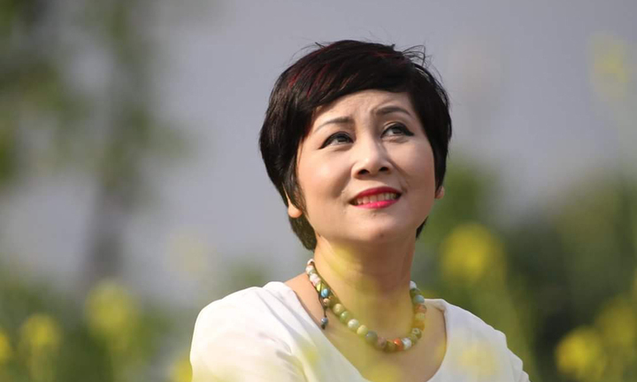 NSND Minh Hằng mong chôn cùng đá thạch anh khi qua đời