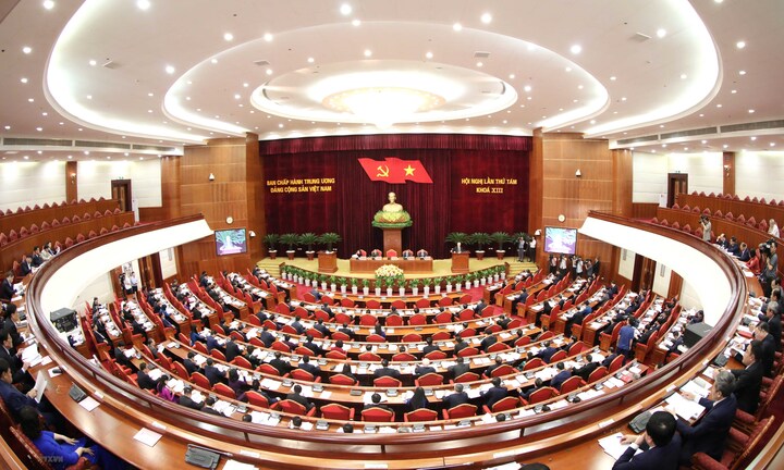 Trung ương Đảng thảo luận lộ trình thực hiện chế độ tiền lương mới