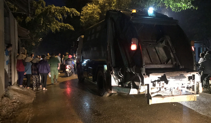 Tạm giữ 2 nhân viên môi trường liên quan vụ xe rác gây tai nạn chết người 