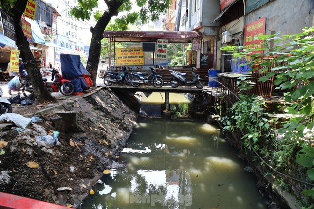 Dẫn nước sông Hồng 'tẩy rửa' sông Nhuệ