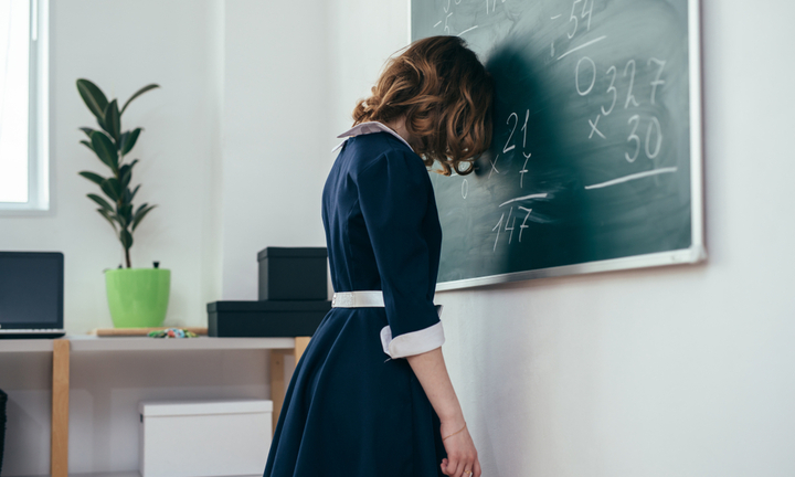 Trò 'giăng bẫy' quay clip bắt lỗi, thầy cô vừa dạy vừa lo phụ huynh chửi mắng