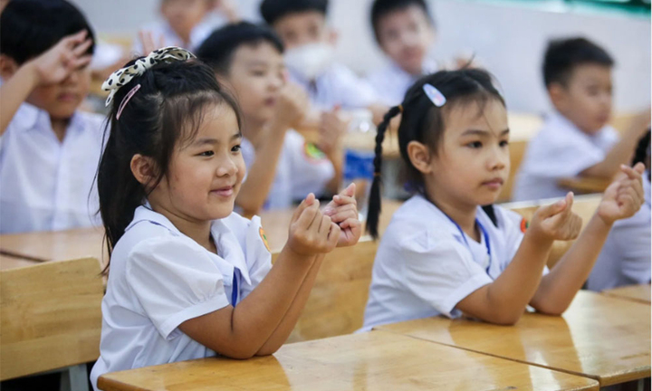 Thầy cô lách luật chèn môn liên kết vào dạy chính, phụ huynh 'há miệng mắc quai'