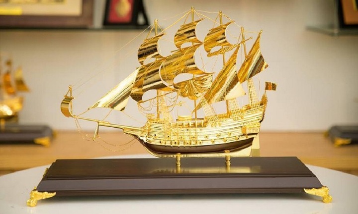 Những vật phẩm phong thủy nên để trên bàn làm việc