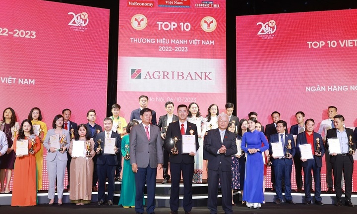 Agribank lọt Top 10 thương hiệu mạnh Việt Nam 2023