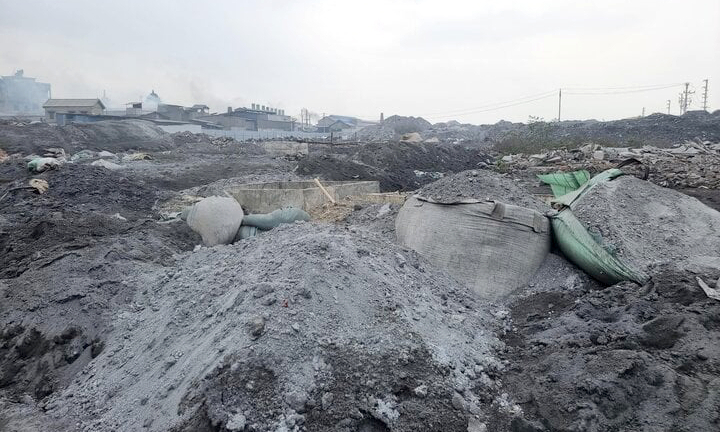 Cận cảnh ô nhiễm chết chóc tại cụm công nghiệp '3 không' ở Bắc Ninh