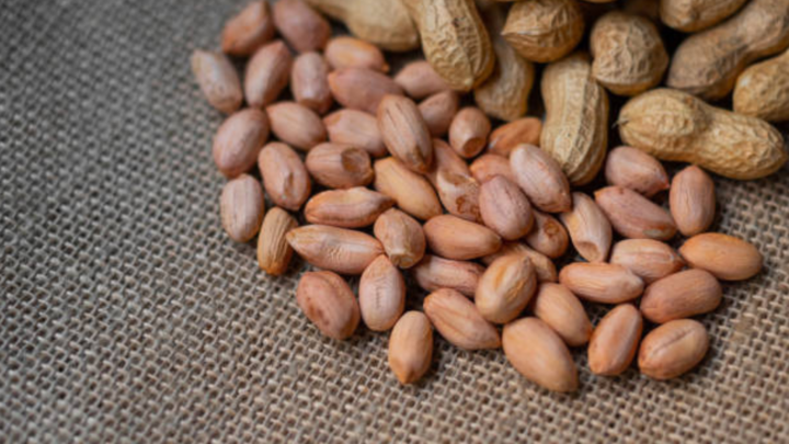 Lạc tốt cho sức khỏe nhưng 'đại kỵ' với những người này