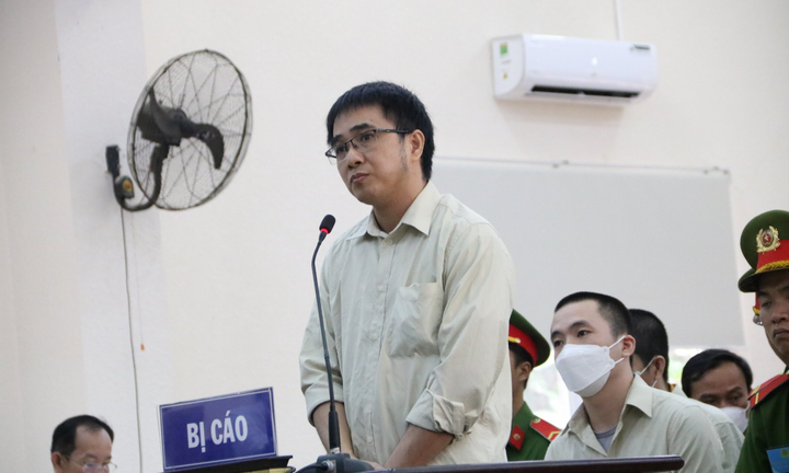 Chuyên viên nhận hối lộ hơn 8 tỷ, khai 5 lần biếu tiền lễ tết cho lãnh đạo