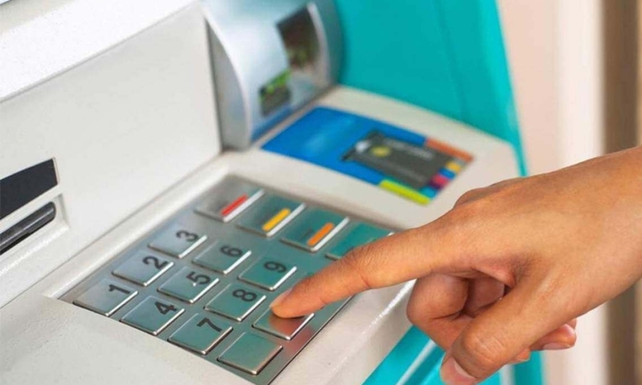 Quên mật khẩu thẻ ATM có rút được tiền?