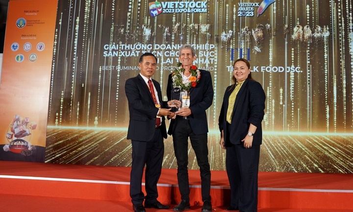 TH true MILK nhận giải thưởng Trang trại chăn nuôi bò sữa tốt nhất Việt Nam