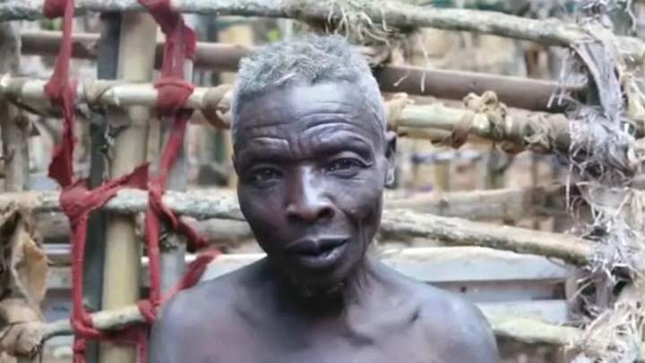 Sợ phụ nữ, người đàn ông nhốt mình trong nhà suốt 55 năm