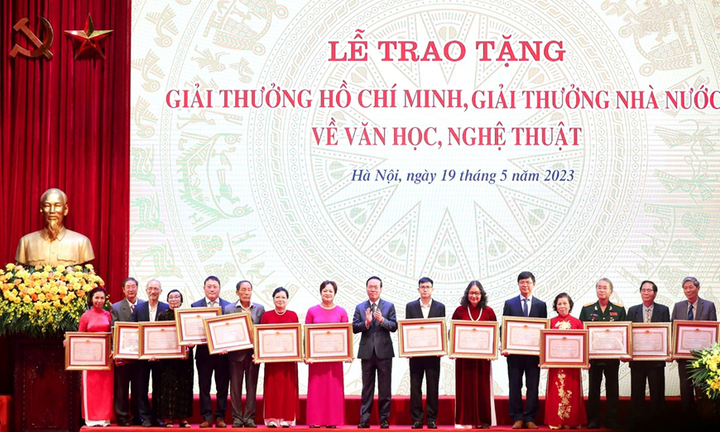 Chính phủ phê duyệt tạm ứng hơn 30 tỷ đồng chi trả tiền thưởng Nhà nước