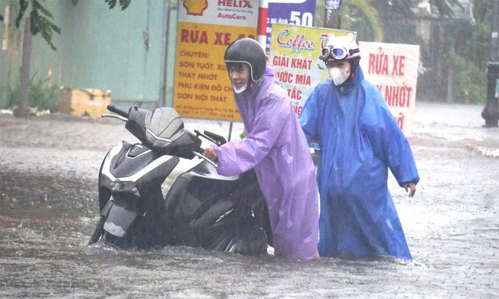 Thừa Thiên Huế, Đà Nẵng, Quảng Nam mưa rất lớn, có nơi trên 800 mm