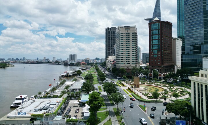 Chủ tịch TP.HCM: Quận 1 phải là nơi đầu tiên làm kinh tế đêm, xứng tầm trung tâm