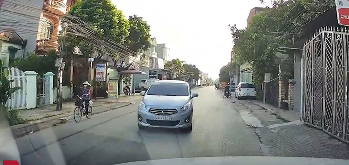 Tài xế ô tô 34A 271.55 lấn làn gây tai nạn rồi bỏ chạy