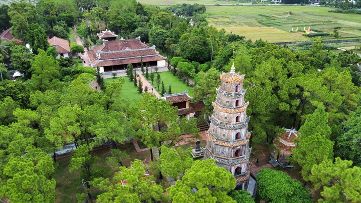 Ngôi chùa tuổi đời hơn 400 năm tại Cố đô Huế tên gì?