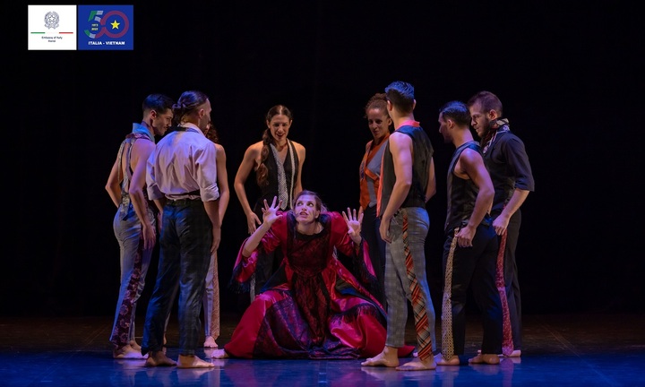 Vũ đoàn hàng đầu Italy trình diễn vở ballet 'Người thợ cạo thành Seville' 