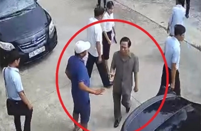 Phó giám đốc sở ở Ninh Bình xưng 'mày, tao' tới nhà xin lỗi dân