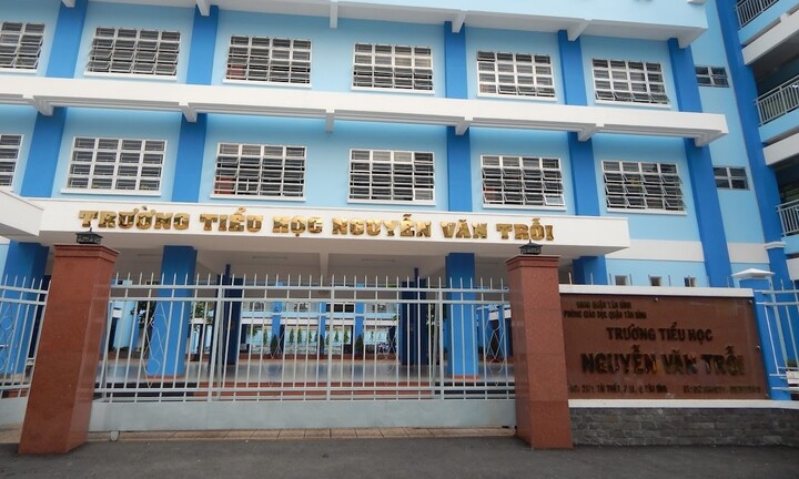 Kỷ luật cảnh cáo giáo viên đánh gãy ngón tay học sinh lớp 1 ở TP.HCM