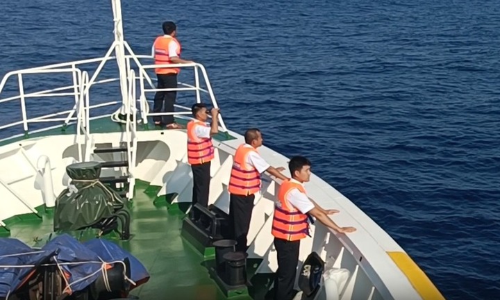 Trưa mai, 80 ngư dân trên 2 tàu chìm được cứu vớt về đến đất liền