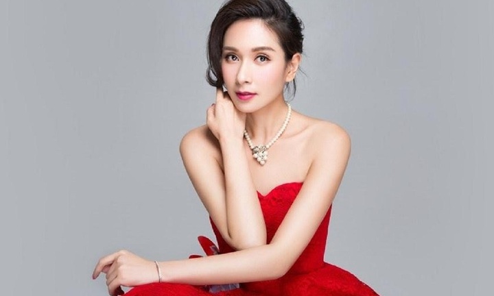 Tuổi 49 của Hoa hậu từng bị vợ đại gia tát giữa đám đông vì làm kẻ thứ 3