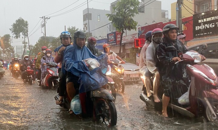 Dự báo thời tiết TP.HCM hôm nay 21/10: Tối có mưa vài nơi