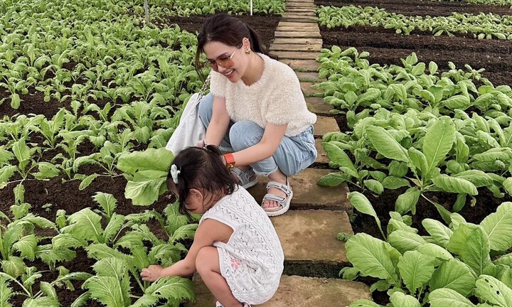 Diễn viên Phanh Lee cùng con trải nghiệm cuộc sống nông thôn