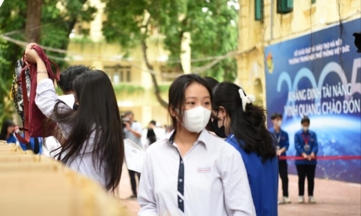 Hà Nội quá tải trường lớp, nhiều trường không giữ được chuẩn quốc gia