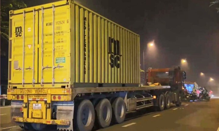 Va chạm với xe đầu kéo, nam thanh niên tử vong tại chỗ