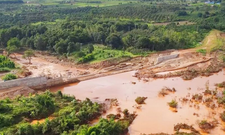 Nguyên nhân vụ vỡ tường dẫn nước nhà máy thủy điện ở Gia Lai