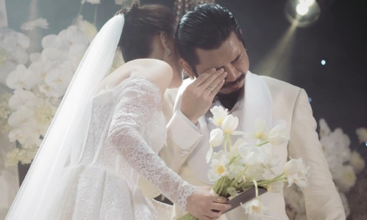 Diễn viên 'Bụi đời chợ Lớn' khóc như mưa khi cưới vợ hoa khôi sau 13 năm yêu