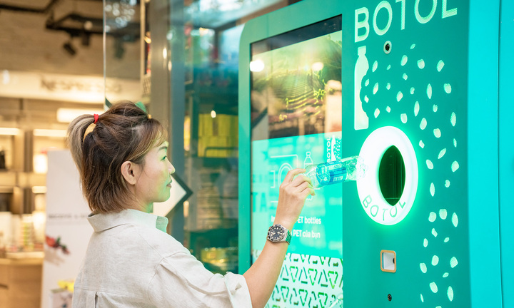 Cận cảnh máy tái chế nhựa tại chỗ đầu tiên ở TP.HCM