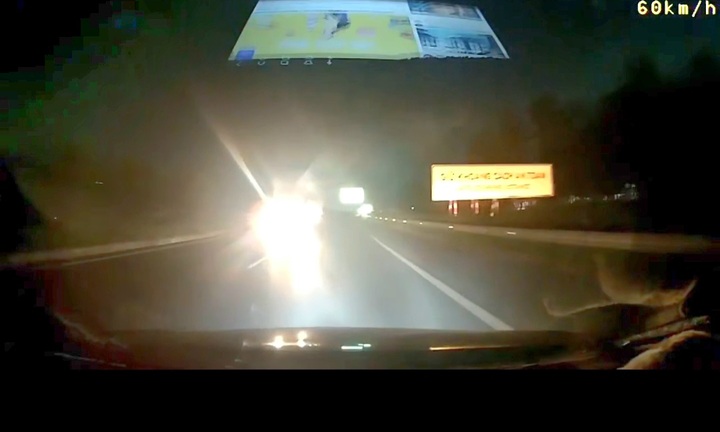 Đi ngược chiều trên cao tốc Hà Nội - Bắc Giang, tài xế bị phạt 17 triệu đồng