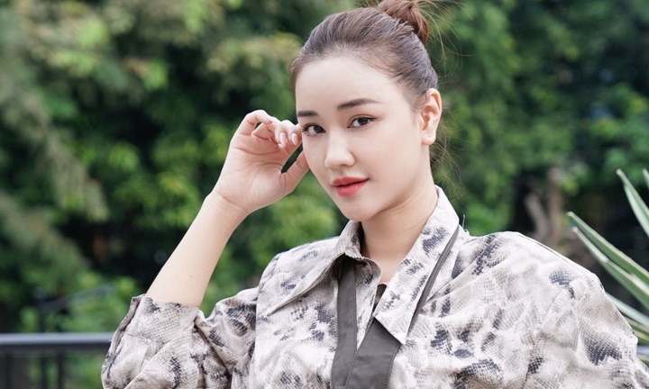 Nữ diễn viên phim 'Vợ ba' một mình sang Mỹ sinh con giờ ra sao?