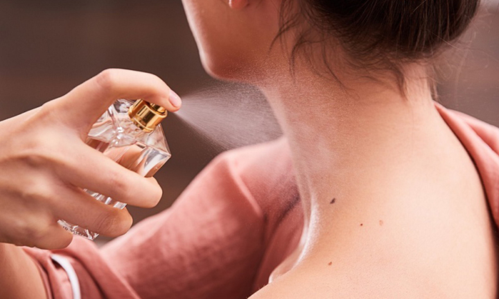 Mẹo giúp nước hoa thơm cả ngày