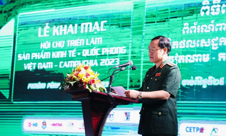 Khai mạc Hội chợ triển lãm sản phẩm kinh tế - quốc phòng Việt Nam-Campuchia 2023