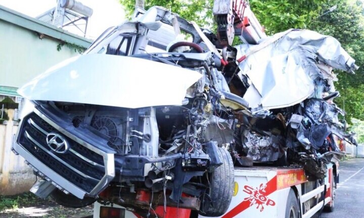 Xe Thành Bưởi gây tai nạn khiến 5 người tử vong: Xe 16 chỗ chạy 'chui' hơn 1 năm