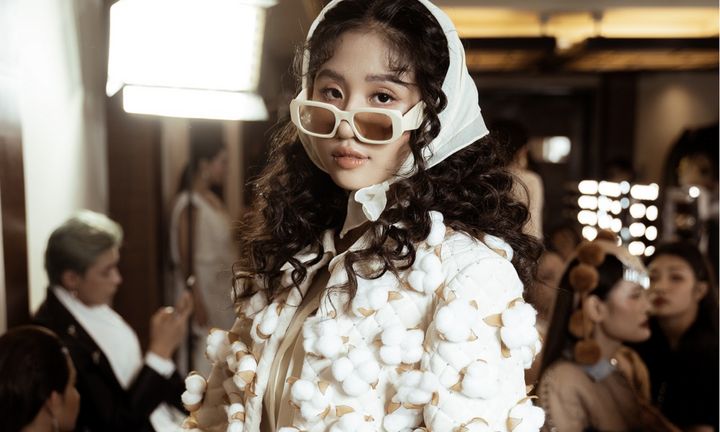 Mẫu teen Minh Anh nổi bật khi diện trang phục có thông điệp bảo vệ môi trường 