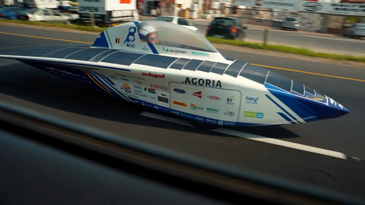 Độc đáo cuộc đua xe năng lượng mặt trời dài 3.000 km