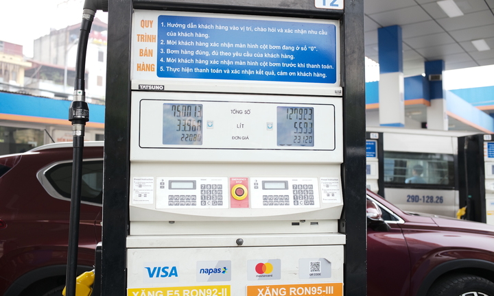 Giá xăng dầu hôm nay 28/10: Tăng gần 3%