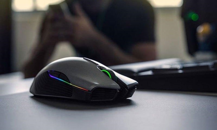 Nên chọn chuột không dây với pin rời hay pin tích hợp?